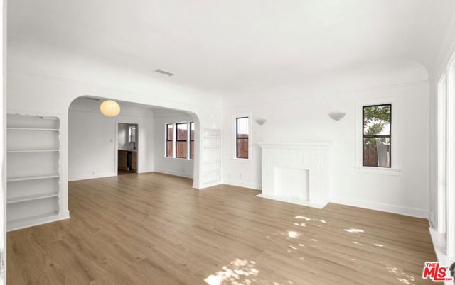 1361 Keniston Avenue, Los Angeles, CA 90019