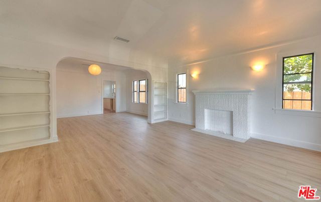 1361 Keniston Avenue, Los Angeles, CA 90019
