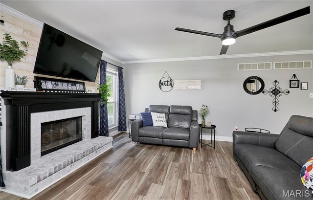 819 Spring Crest Drive, Fenton, MO 63026