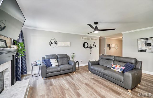 819 Spring Crest Drive, Fenton, MO 63026