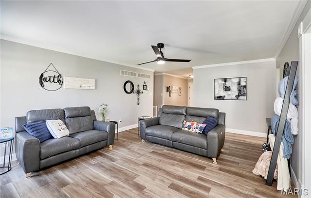 819 Spring Crest Drive, Fenton, MO 63026