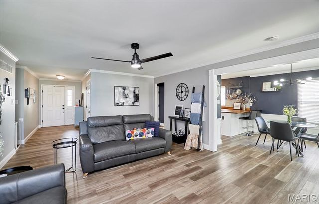 819 Spring Crest Drive, Fenton, MO 63026