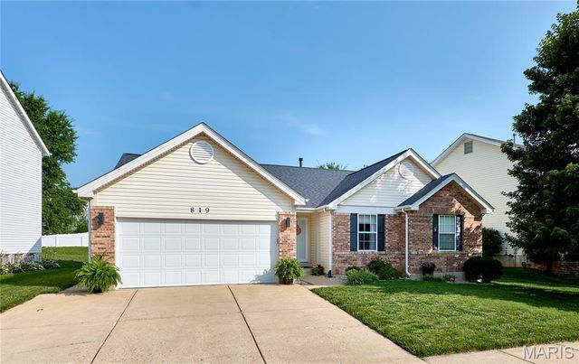 819 Spring Crest Drive, Fenton, MO 63026