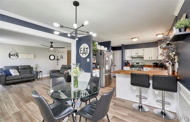 819 Spring Crest Drive, Fenton, MO 63026