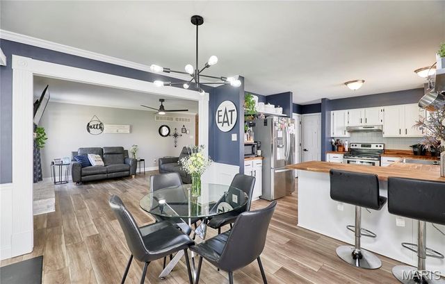 819 Spring Crest Drive, Fenton, MO 63026