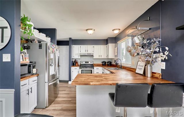 819 Spring Crest Drive, Fenton, MO 63026