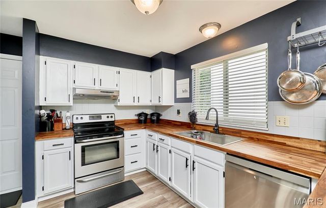 819 Spring Crest Drive, Fenton, MO 63026