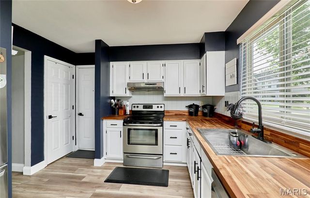 819 Spring Crest Drive, Fenton, MO 63026