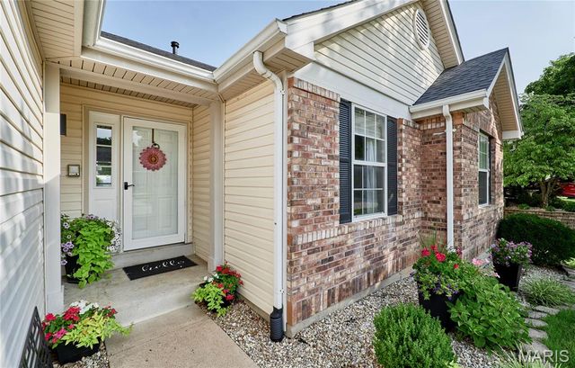819 Spring Crest Drive, Fenton, MO 63026