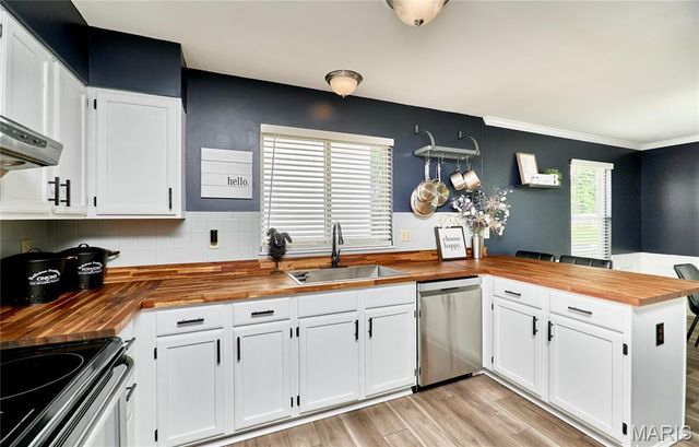 819 Spring Crest Drive, Fenton, MO 63026