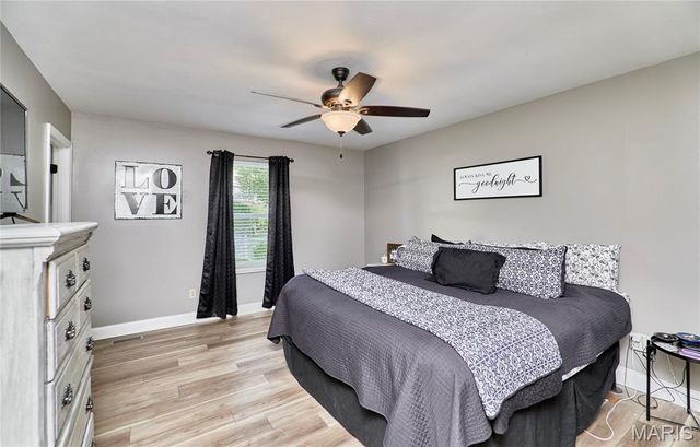 819 Spring Crest Drive, Fenton, MO 63026