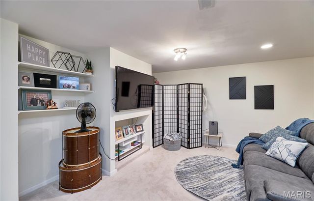 819 Spring Crest Drive, Fenton, MO 63026