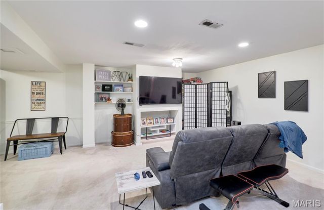 819 Spring Crest Drive, Fenton, MO 63026