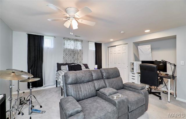 819 Spring Crest Drive, Fenton, MO 63026