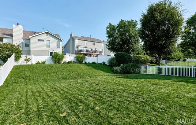 819 Spring Crest Drive, Fenton, MO 63026