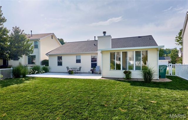 819 Spring Crest Drive, Fenton, MO 63026