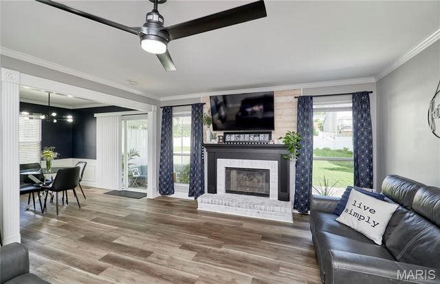 819 Spring Crest Drive, Fenton, MO 63026