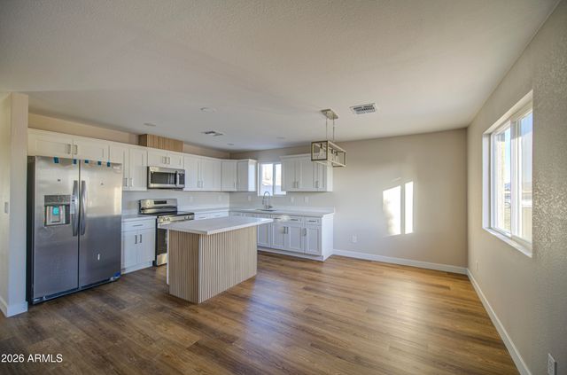 604 E SOUTH Avenue, Buckeye, AZ 85326