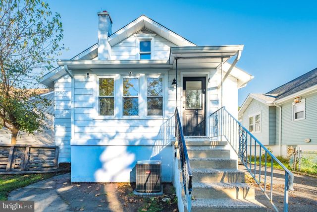 44 S FORKLANDING RD, Maple Shade, NJ 08052