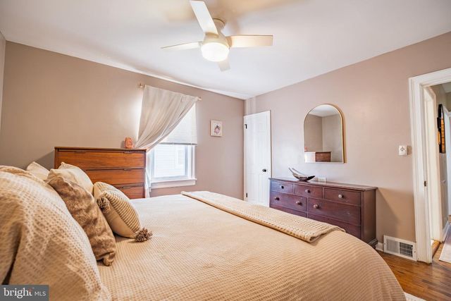 44 S FORKLANDING RD, Maple Shade, NJ 08052