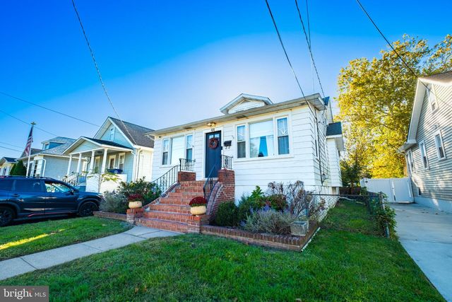 44 S FORKLANDING RD, Maple Shade, NJ 08052