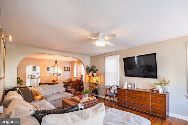 44 S FORKLANDING RD, Maple Shade, NJ 08052