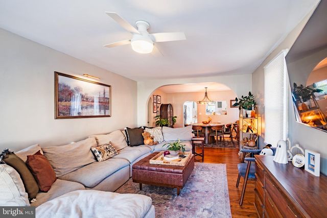 44 S FORKLANDING RD, Maple Shade, NJ 08052