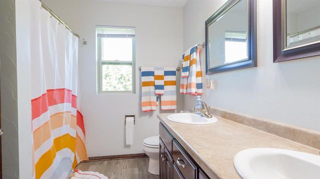 1024 N SUMMER BREEZE LANE, Greenville, WI 54942