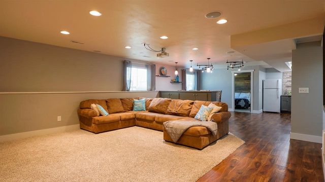 1024 N SUMMER BREEZE LANE, Greenville, WI 54942