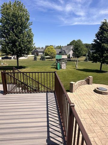 1024 N SUMMER BREEZE LANE, Greenville, WI 54942