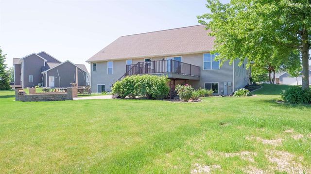 1024 N SUMMER BREEZE LANE, Greenville, WI 54942