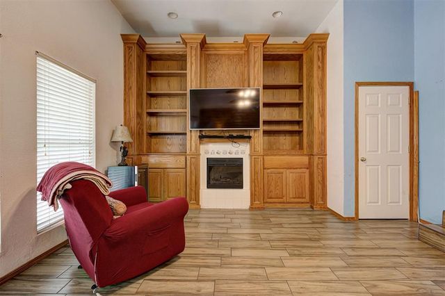 1827 W Vilas Avenue, Guthrie, OK 73044