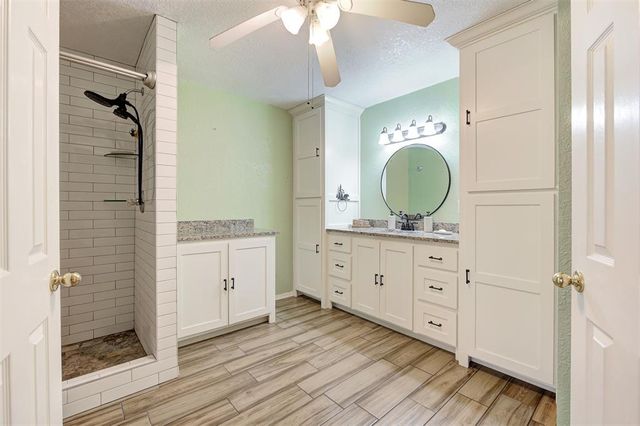1827 W Vilas Avenue, Guthrie, OK 73044