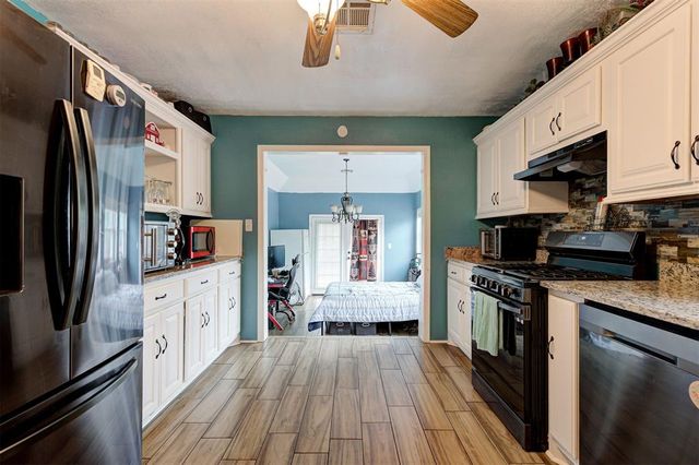 1827 W Vilas Avenue, Guthrie, OK 73044