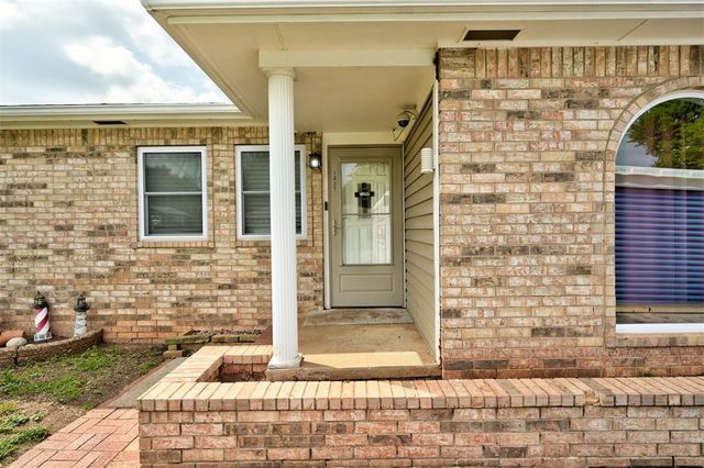 1827 W Vilas Avenue, Guthrie, OK 73044