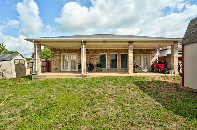 1827 W Vilas Avenue, Guthrie, OK 73044
