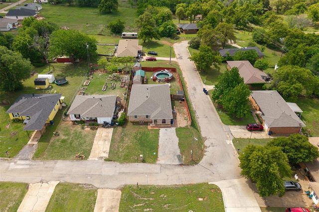 1827 W Vilas Avenue, Guthrie, OK 73044