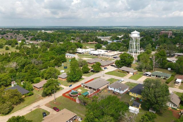 1827 W Vilas Avenue, Guthrie, OK 73044