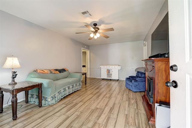 1827 W Vilas Avenue, Guthrie, OK 73044