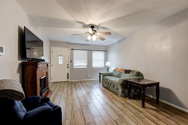 1827 W Vilas Avenue, Guthrie, OK 73044