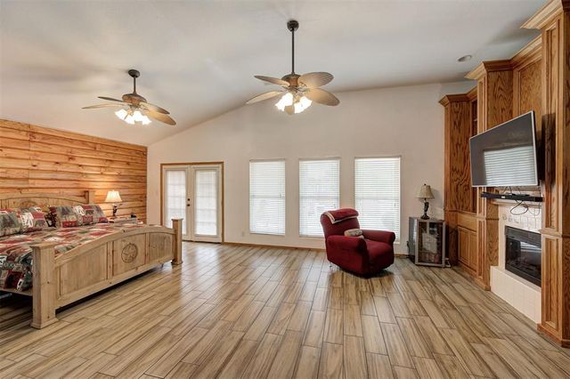 1827 W Vilas Avenue, Guthrie, OK 73044