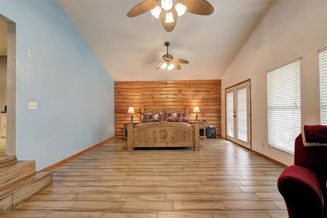 1827 W Vilas Avenue, Guthrie, OK 73044