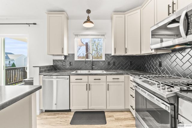 15407 Tucker Street, Bennington, NE 68007