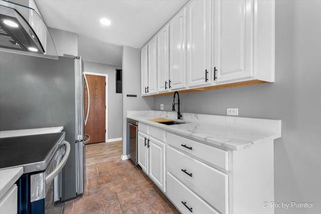 5820 Oakwood Drive 1a, Lisle, IL 60532