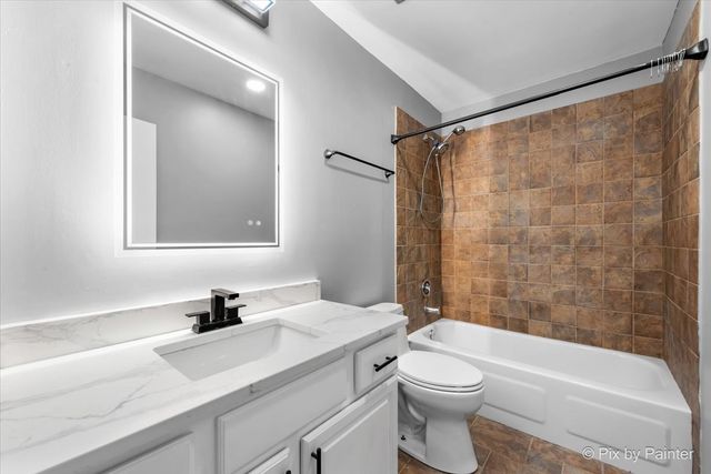 5820 Oakwood Drive 1a, Lisle, IL 60532