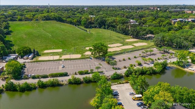 5820 Oakwood Drive 1a, Lisle, IL 60532