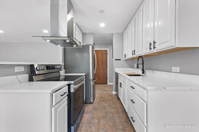 5820 Oakwood Drive 1a, Lisle, IL 60532