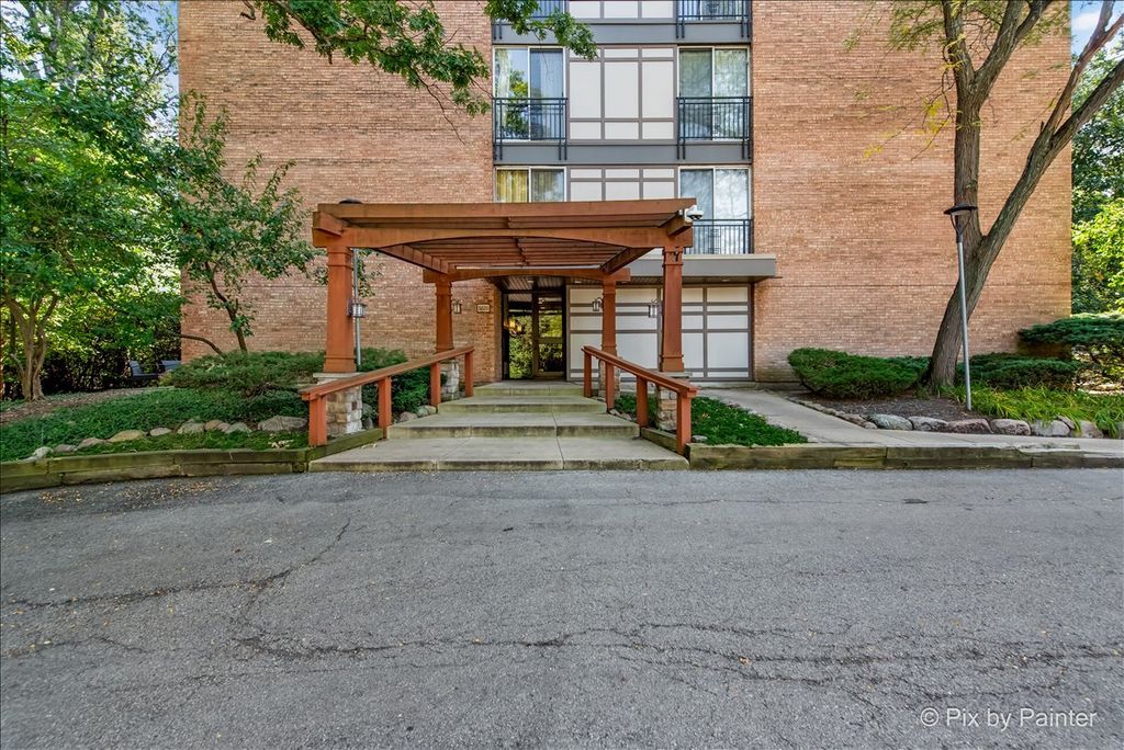 5820 Oakwood Drive 1a, Lisle, IL 60532