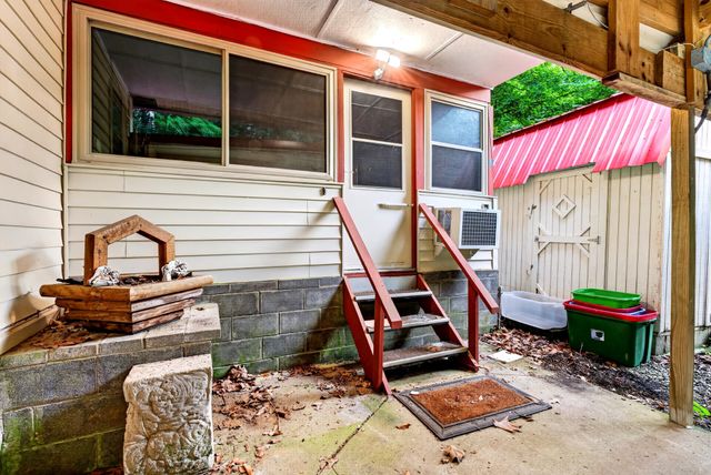 401 Hermitage Cir, Bumpus Mills, TN 37028