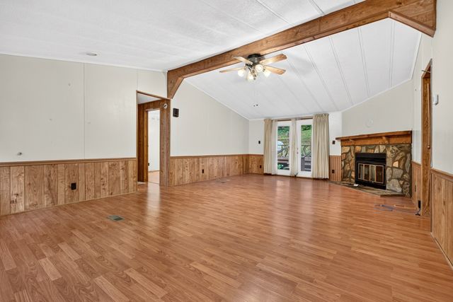 401 Hermitage Cir, Bumpus Mills, TN 37028